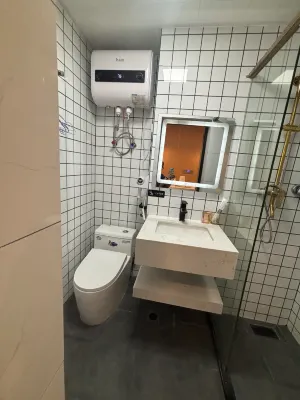 Zhaoqing · FumiFullmeCinemaBathtubDesignHotel Kamar Photos