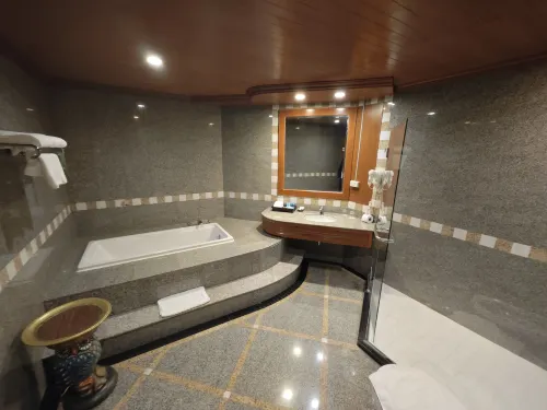 Duangtawan Hotel Chiang Mai Zimmer Photos