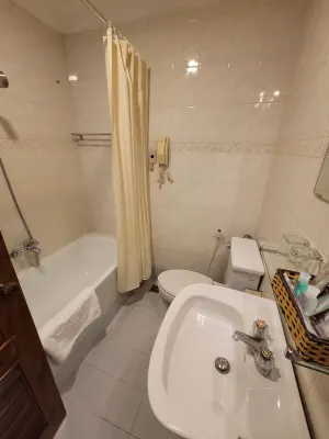Riverside Hotel In Saigon Huoneet Photos