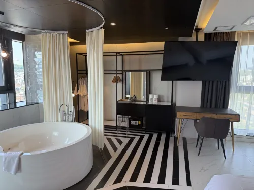 Hotel the Designers Seoul Station Photos