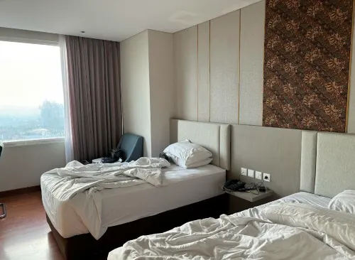 Hotel Santika Premiere Gubeng Surabaya Номера Photos