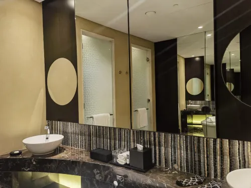 Grand Hyatt Abu Dhabi Hotel and Residence Emirates Pearl Rooms Photos