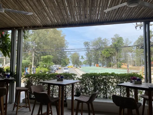 Outrigger Surin Beach Resort Общественные зоны Photos