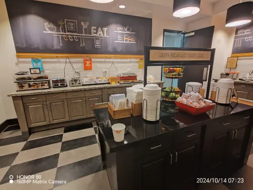 Hampton Inn & Suites Roanoke Downtown Photos