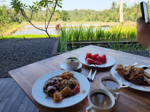Teras Hotel & Villa Banyuwangi Makanan Photos