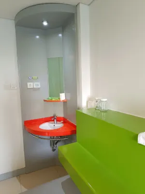 POP! Hotel Kelapa Gading Jakarta Kamar Photos