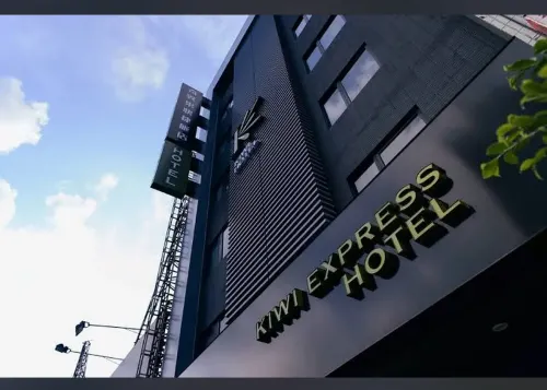 Kiwi Express Hotel Kaohsiung Jiuru Extérieur Photos