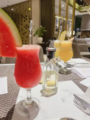 Hotel Santika Premiere Gubeng Surabaya Питание Photos