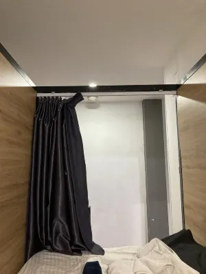 사이공 허브 호스텔 앤 바 객실 Photos