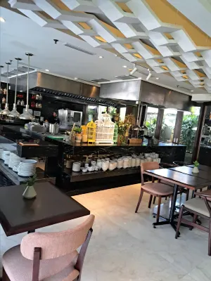Fairfield by Marriott Bali Legian Makanan Photos
