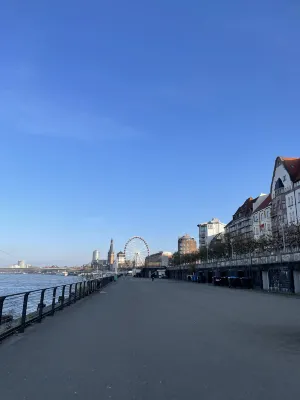 NH Duesseldorf City À proximité de l'hôtel Photos