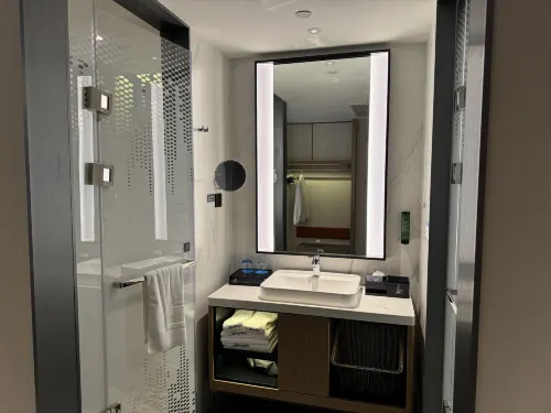 Hampton by Hilton Jiaxing Canal Rooms Photos