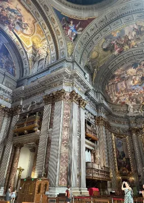 Room Select Via Veneto Public Areas Photos