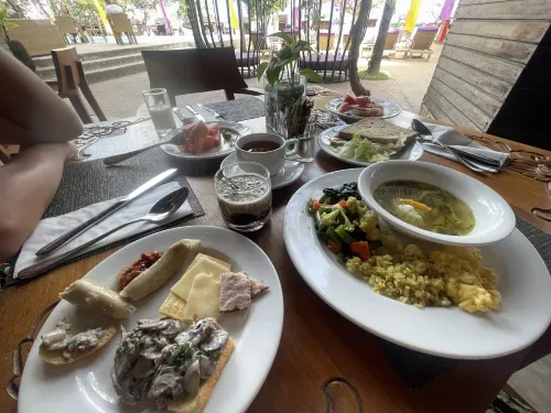 Truntum Kuta ( formerly Grand Inna Kuta ) Питание Photos