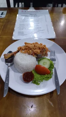 The Azana Hotel Airport Semarang Makanan Photos
