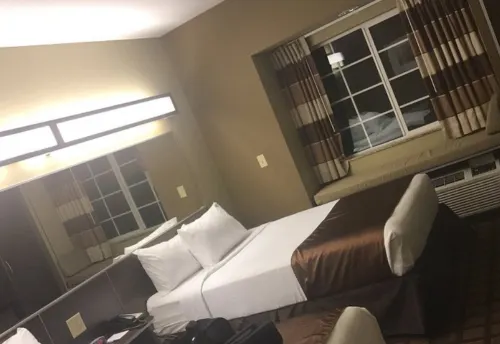 Microtel Inn & Suites by Wyndham Pecos Kamar Photos