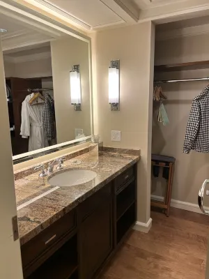 Doubletree by Hilton Los Angeles Downtown Rooms Photos