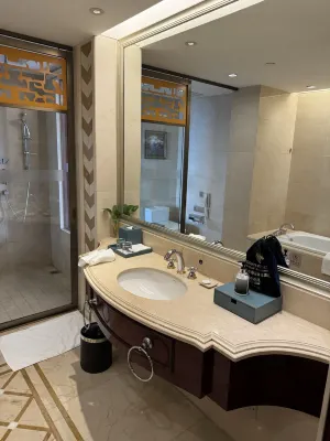 Chutian Guangdong International Hotel Zimmer Photos