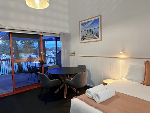 Mariners Cove Waterfront Motel and Apartments Rooms Photos