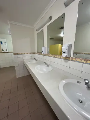 YHA Adelaide Central Rooms Photos