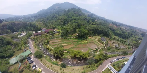 Le Eminence Hotel Convention & Resort Ciloto - Puncak Dekat Hotel Photos