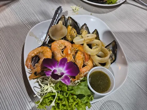 Peach Blossom Resort Phuket Dining Photos