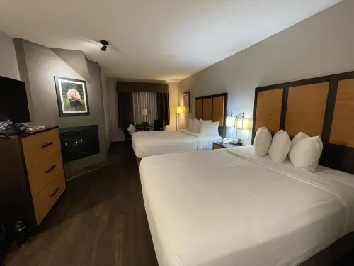Pocaterra Inn and Waterslide Chambres Photos