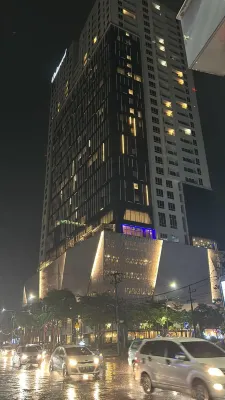 Life Emerald Hotel Surabaya Экстерьер Photos