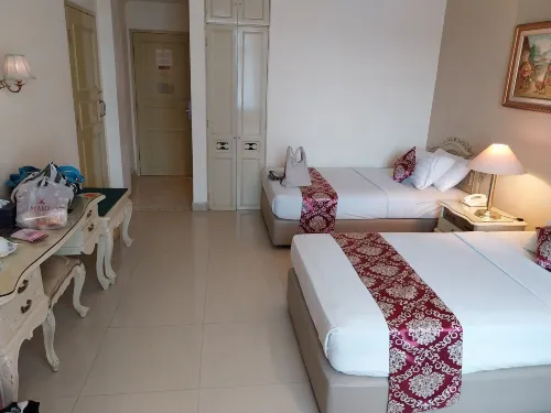 Hotel Indah Palace Solo Kamar Photos