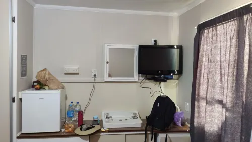 High Country Motel & Backpackers Rooms Photos