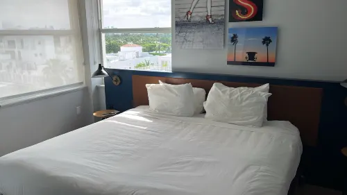 Generator Miami Rooms Photos