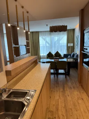 The Bentley Luxury Hotel & Suites Photos
