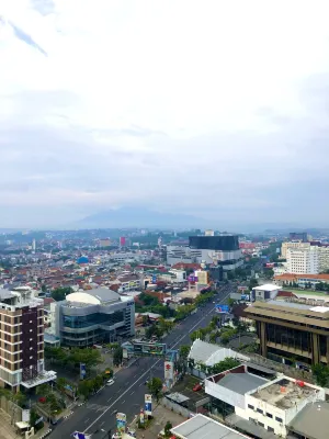 Hotel Louis Kienne Pemuda Area Publik Photos