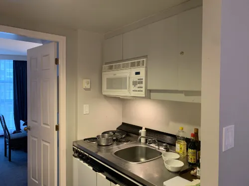 Rosedale on Robson Suite Hotel Rooms Photos
