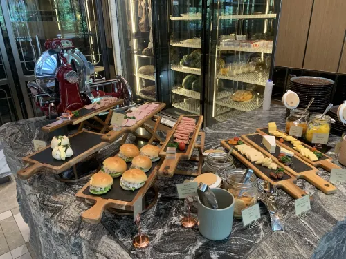 The Landmark Bangkok Restauration Photos