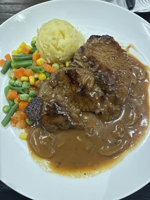 Maple Hotel Grogol Makanan Photos