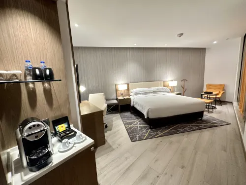 Clarion Hotel Jeddah Airport Rooms Photos