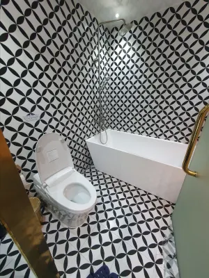 The Post Hotel Kamar Photos
