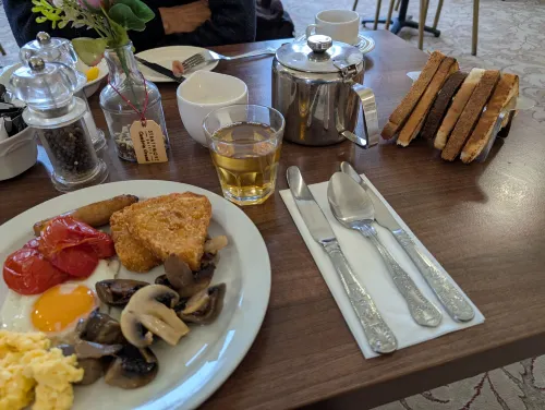Cumbria Grand Hotel تناول الطعام Photos