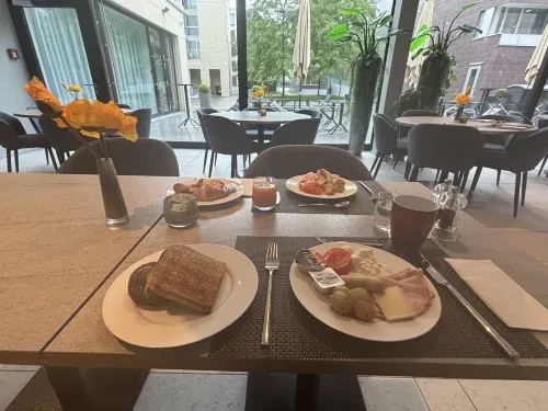 Leonardo Hotel Zurich Airport Dining Photos