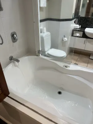 Parkside Hotel & Apartments Rooms Photos