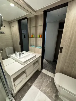Wharney Hotel Rooms Photos