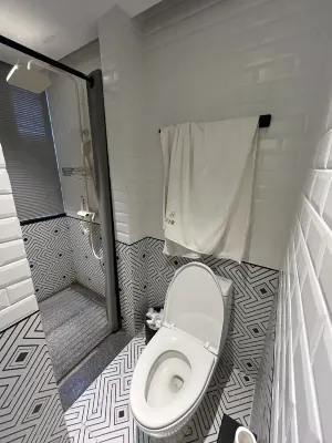 CHENS Hotel (Kuanzhai Alley People's Park Subway Station) Rooms Photos