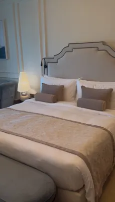 سانت ريجيس مرسى عربيّة، اللؤلؤة - قطر الغرف Photos