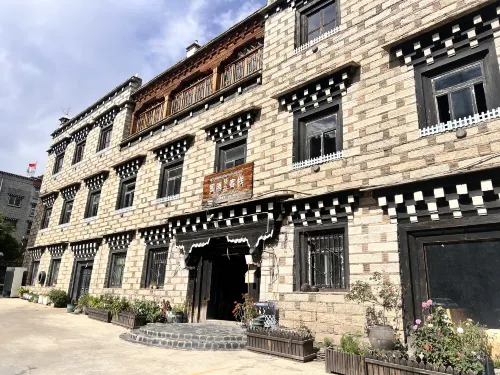 Yading Totem Boutique Inn Extérieur Photos