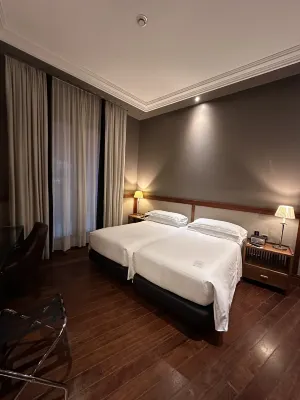 Hotel 1898 Kamar Photos