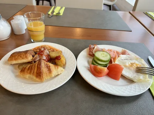 Novotel Erlangen Dining Photos