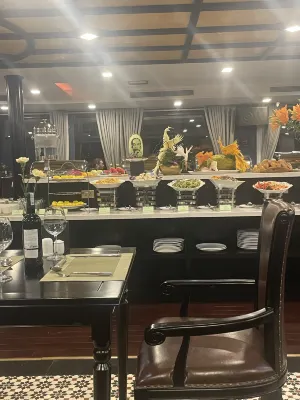 Dora Cruise Питание Photos