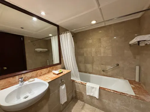 워터프런트 에어포트 호텔 & 카지노 객실 Photos