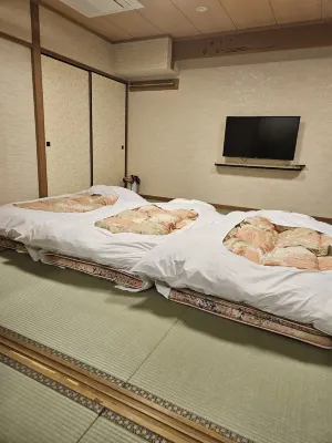 Matsui Honkan Zimmer Photos